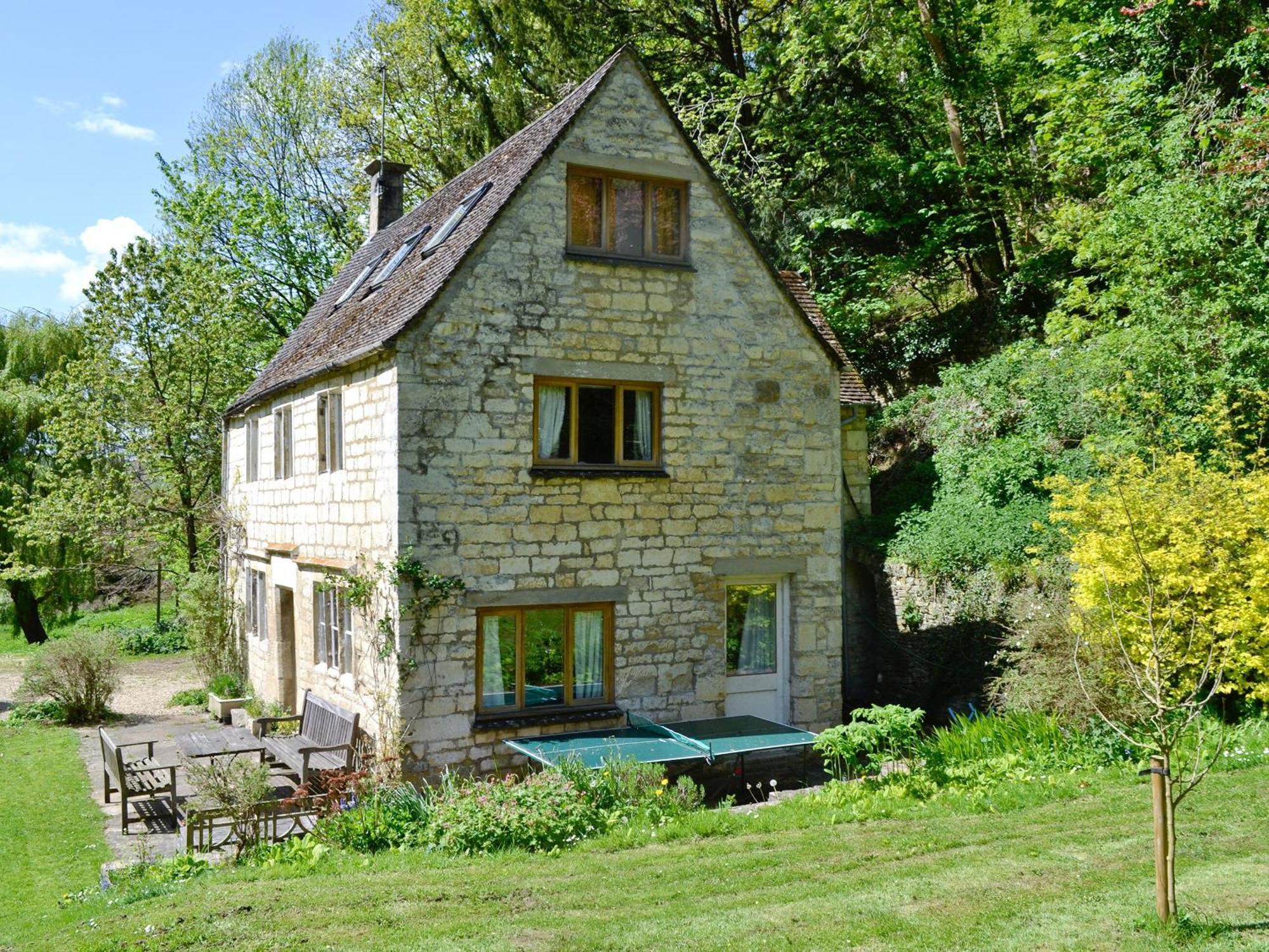 Driftcombe Farmhouse Bisley  Exterior photo
